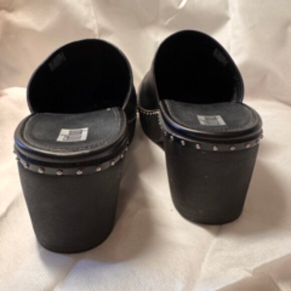 FitFlop Women's Size 9 Black Pilar Studded Platform Mules - Picture 9 of 13